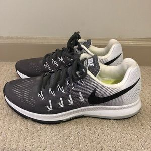 Womens Air Zoom Pegasus 33 Size 8 831356-002